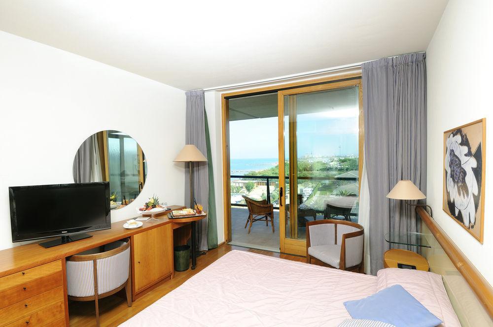 Grand Hotel Berti Silvi Marina Exterior foto