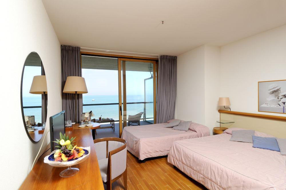 Grand Hotel Berti Silvi Marina Exterior foto