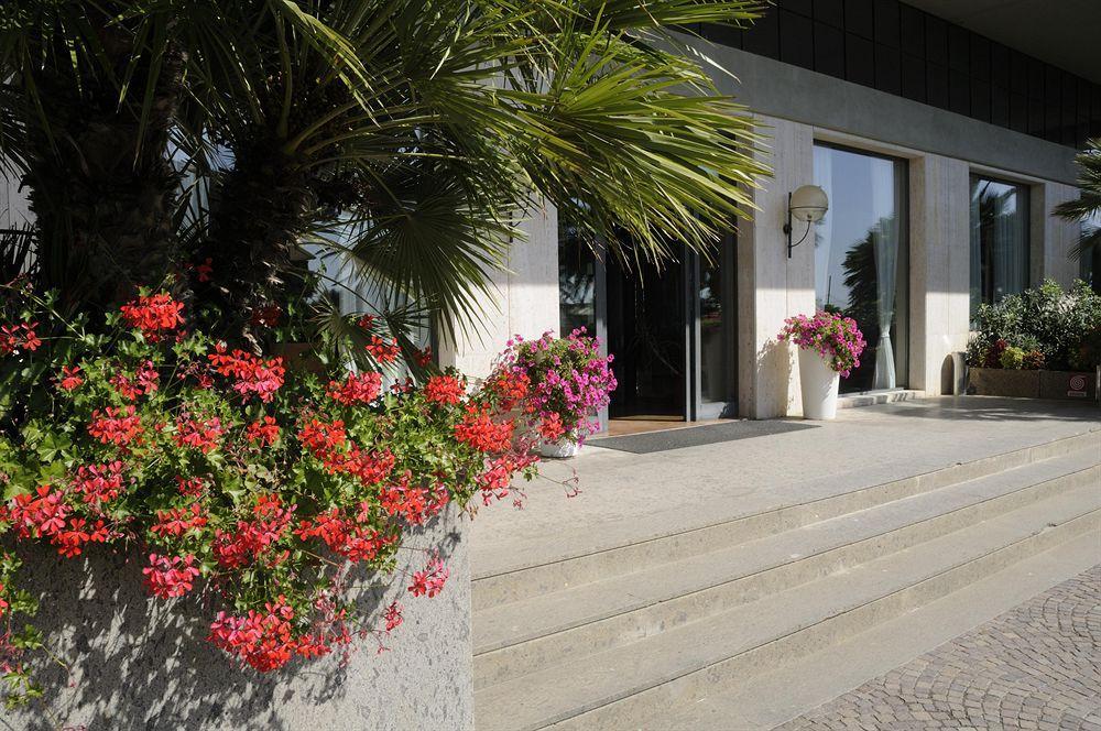 Grand Hotel Berti Silvi Marina Exterior foto